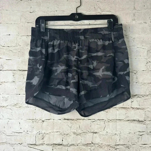 Athleta Women's Medium Mesh Racer Run Short 4" Black Grey Camouflage Camo M Med - Picture 11 of 11